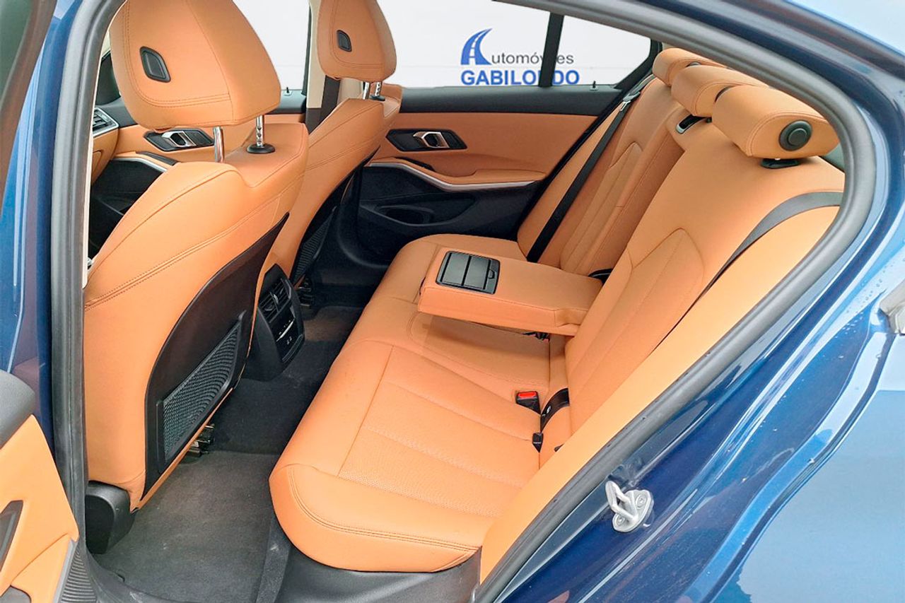 BMW Serie 3 320e **Techo panorámico** - Foto 7