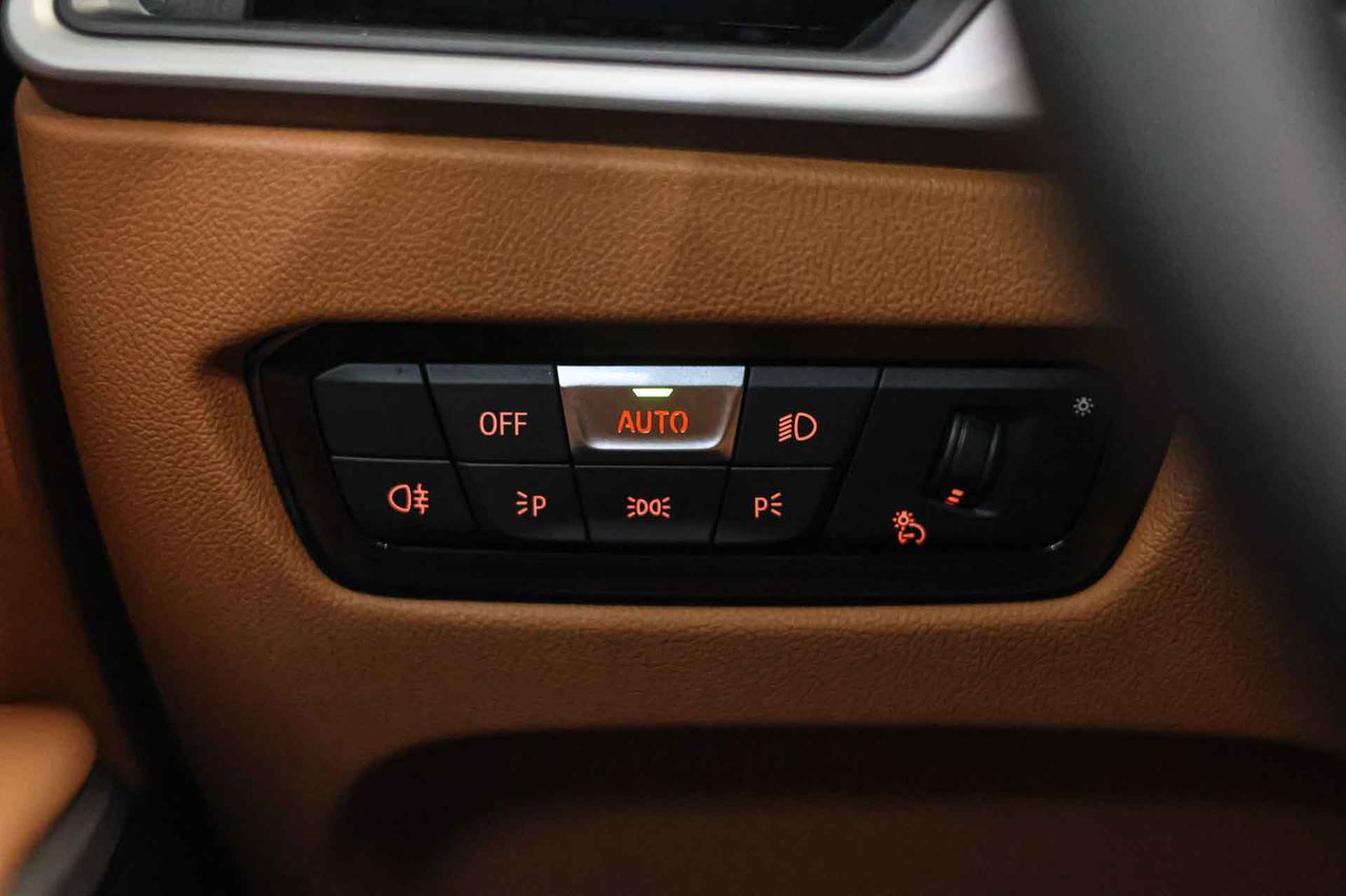 BMW Serie 3 320e **Techo solar** - Foto 38