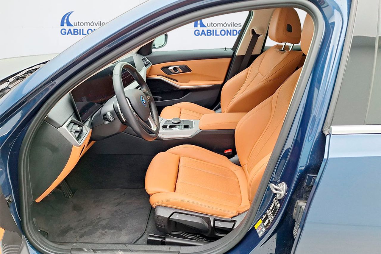 BMW Serie 3 320e **Techo panorámico** - Foto 6