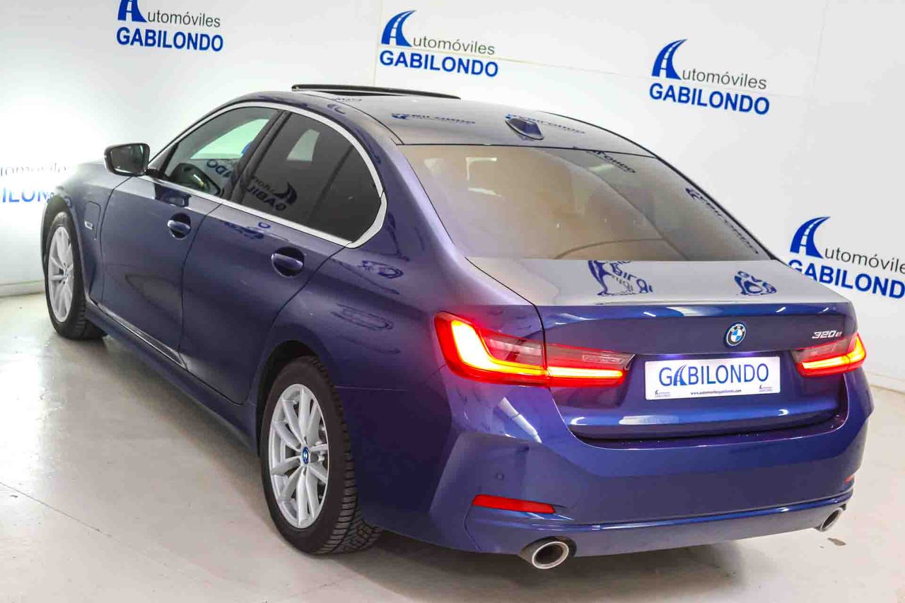 BMW Serie 3 320e **Techo solar** - Foto 17