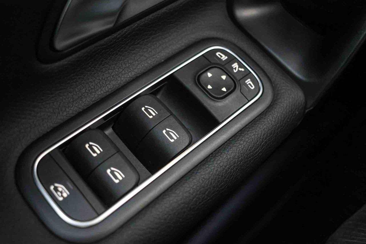 Mercedes Clase A Sedán A 200 - Foto 32