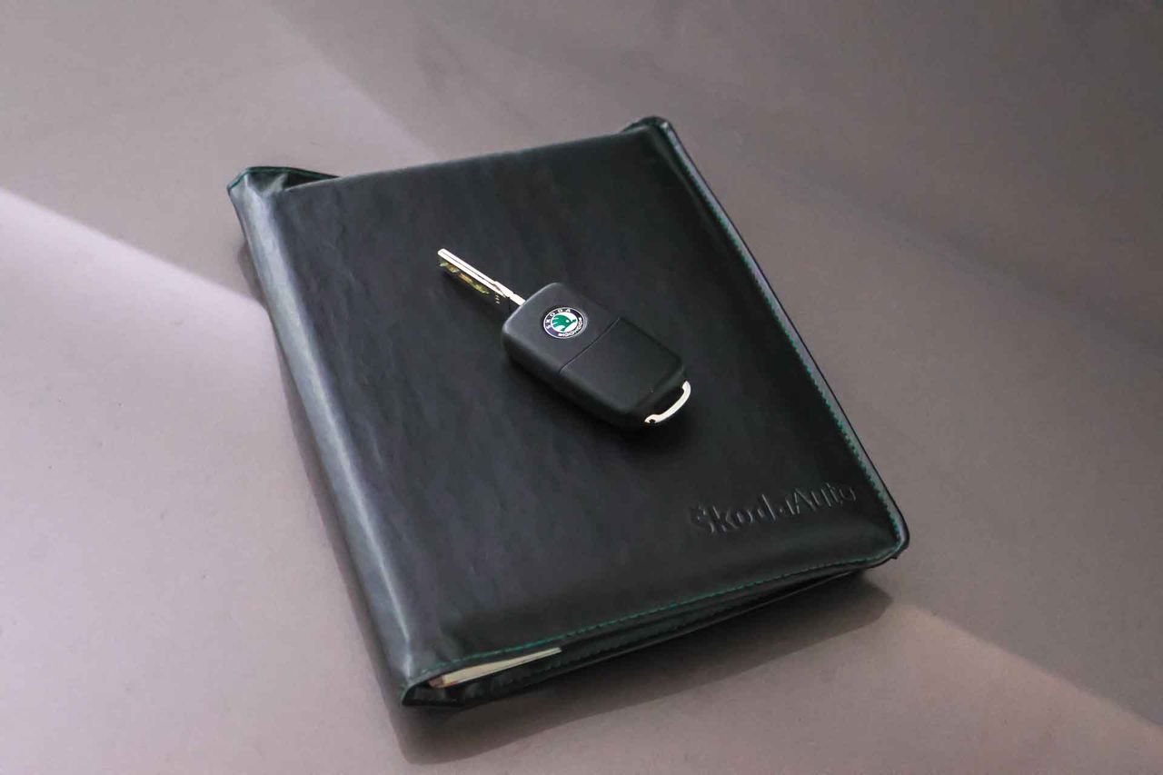 Skoda Superb Combi 3.6 V6 FSI DSG 4x4 Exclusive *Techo panorámico* - Foto 22