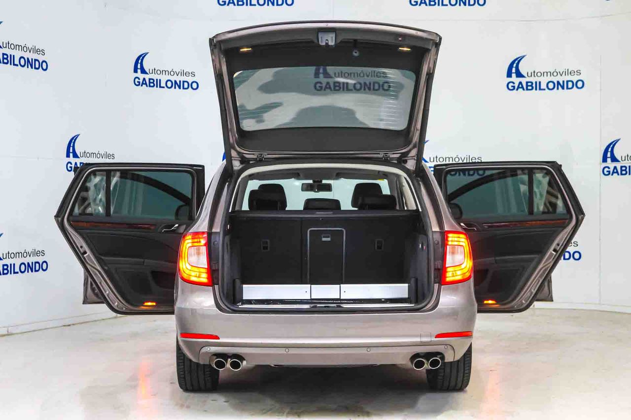 Skoda Superb Combi 3.6 V6 FSI DSG 4x4 Exclusive *Techo panorámico* - Foto 12