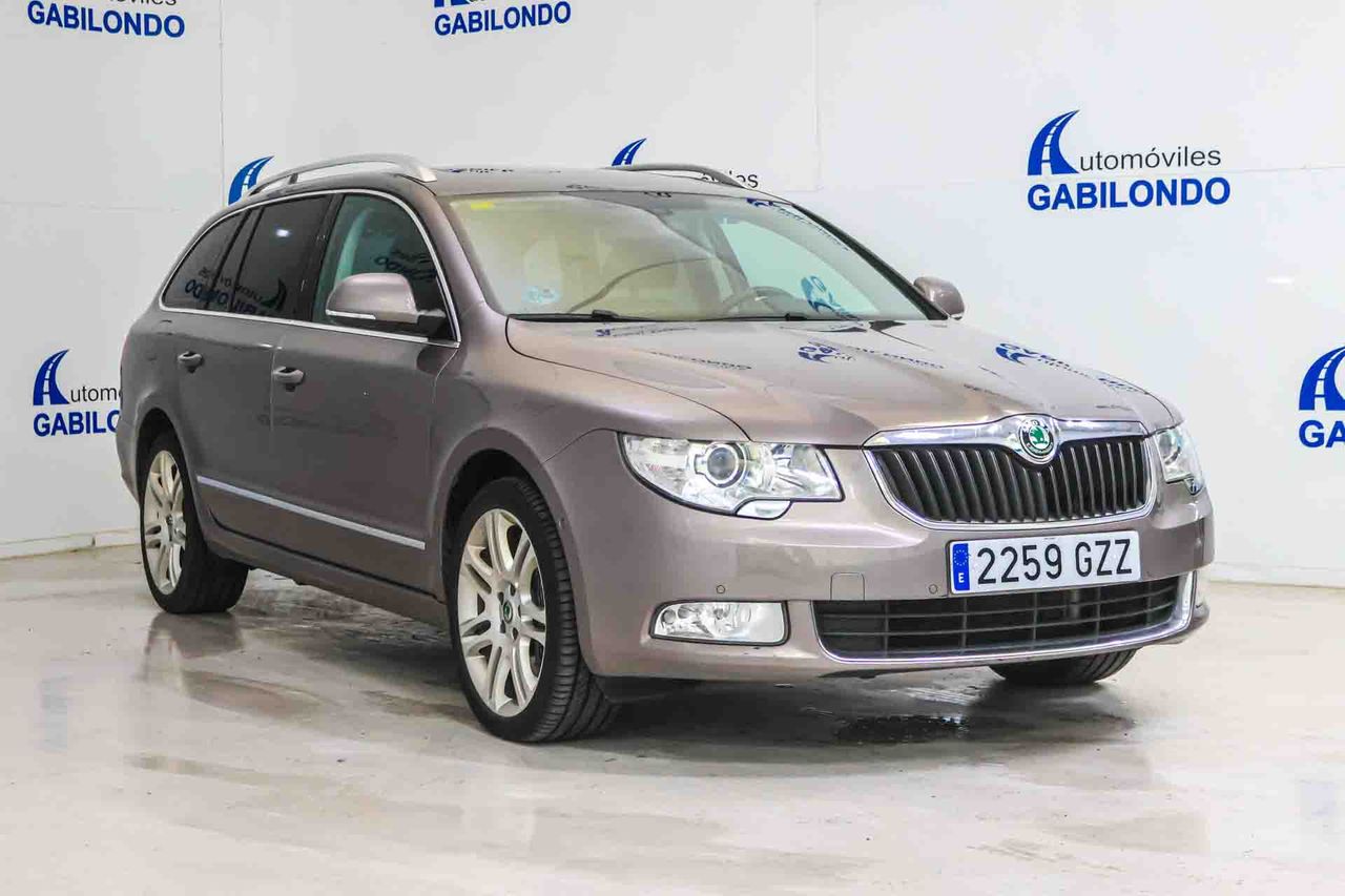Skoda Superb Combi 3.6 V6 FSI DSG 4x4 Exclusive *Techo panorámico* - Foto 4