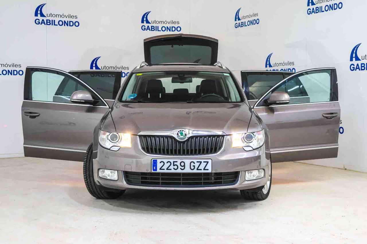 Skoda Superb Combi 3.6 V6 FSI DSG 4x4 Exclusive *Techo panorámico* - Foto 11