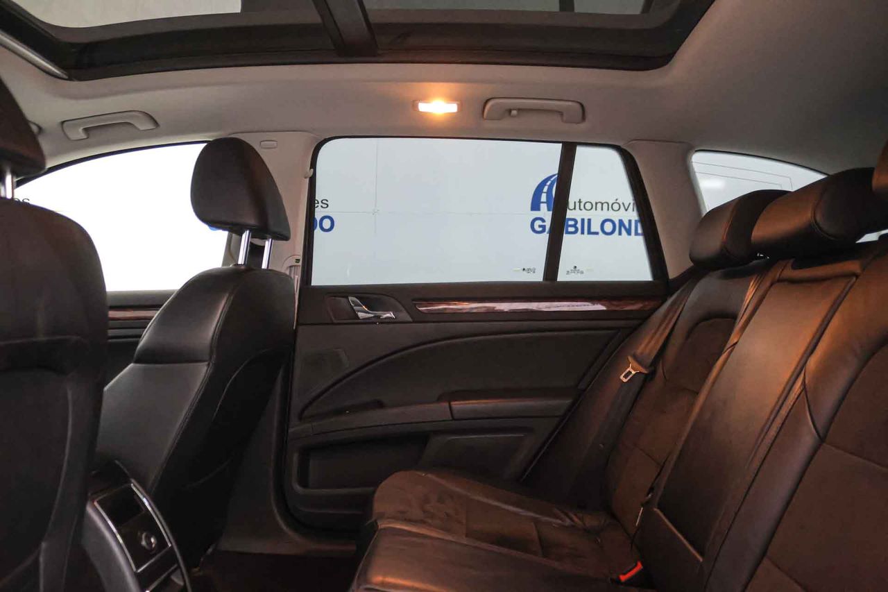 Skoda Superb Combi 3.6 V6 FSI DSG 4x4 Exclusive *Techo panorámico* - Foto 16
