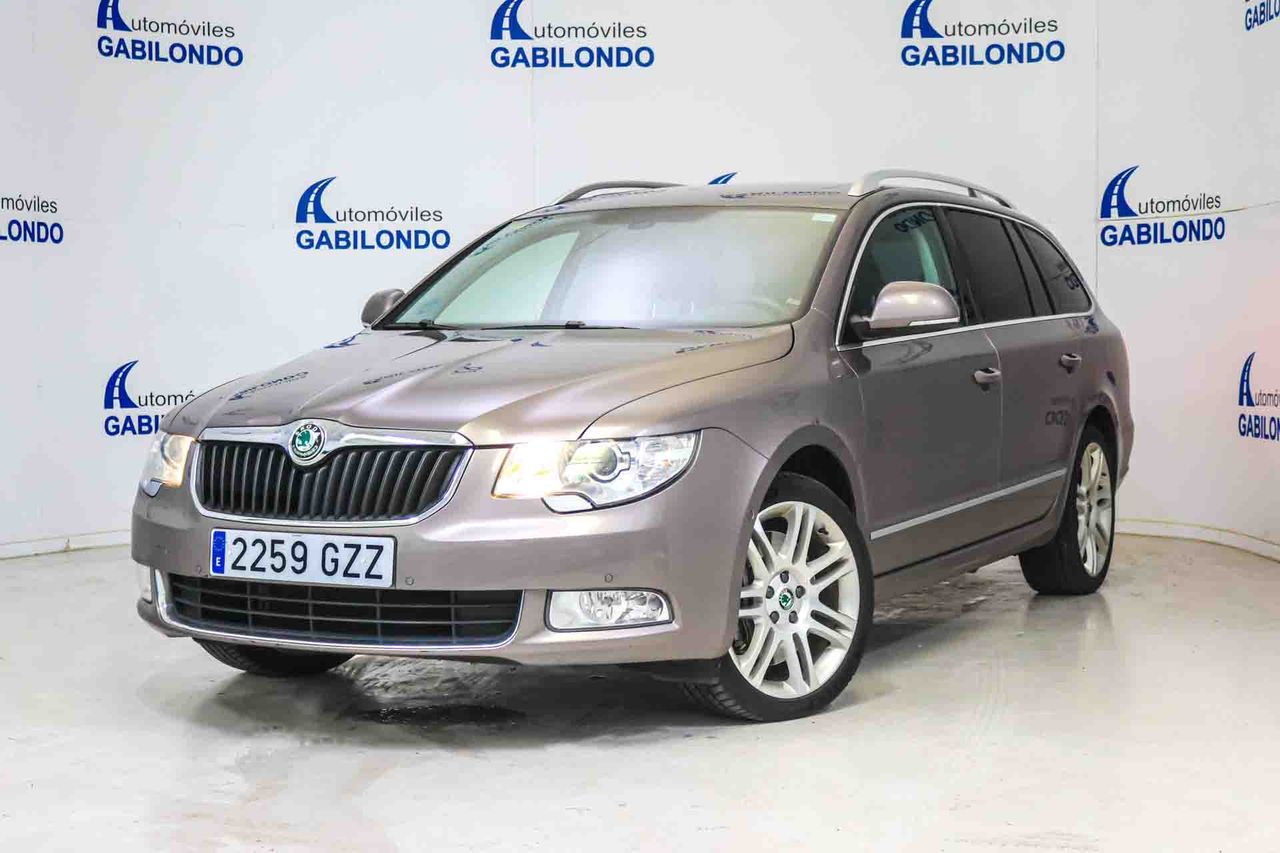 Skoda Superb Combi 3.6 V6 FSI DSG 4x4 Exclusive *Techo panorámico* - Foto 9