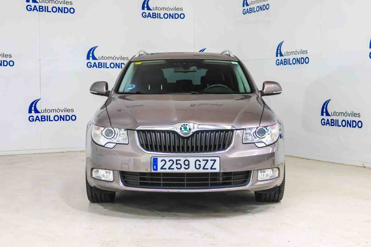 Skoda Superb Combi 3.6 V6 FSI DSG 4x4 Exclusive *Techo panorámico* - Foto 3