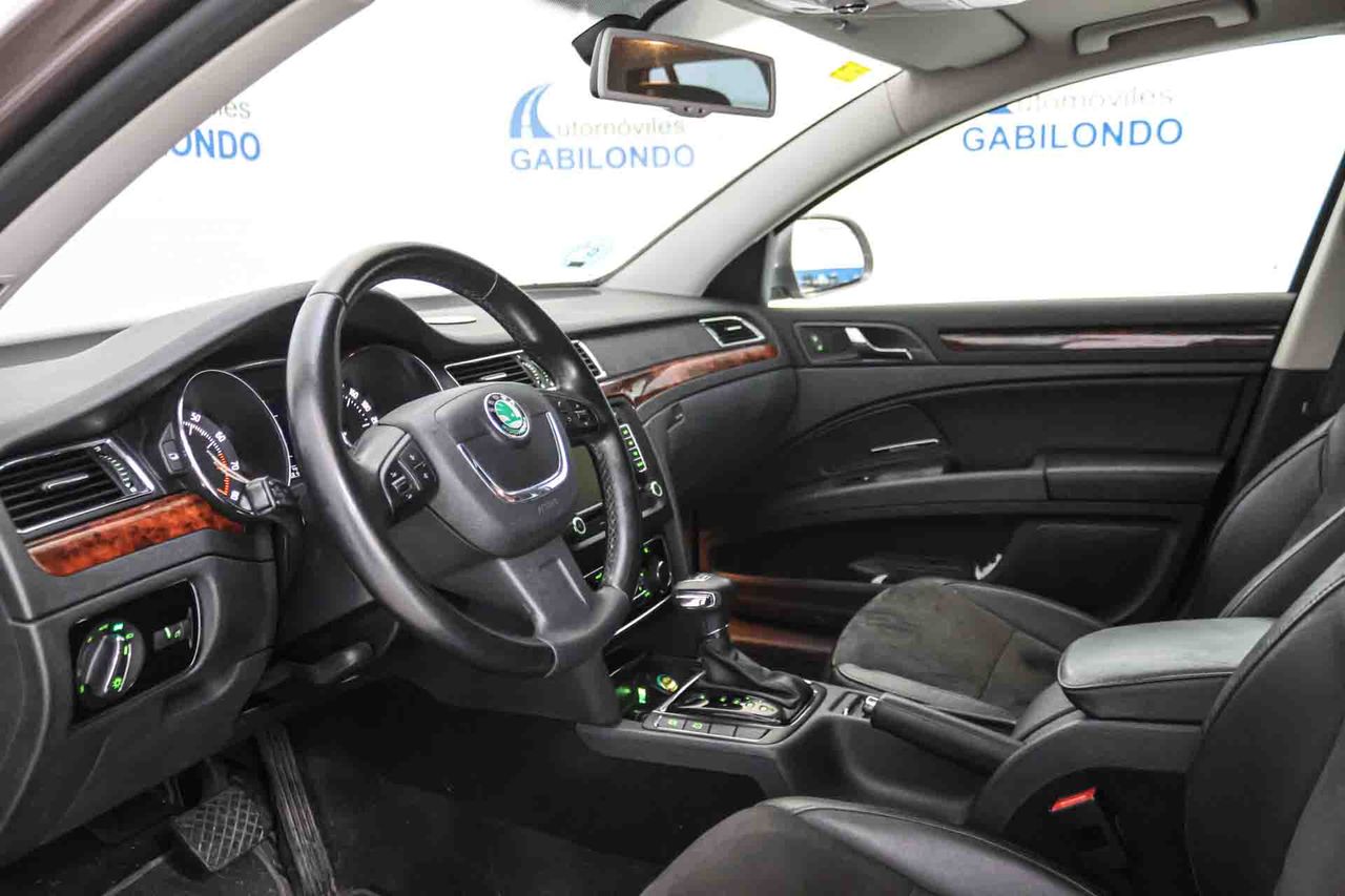 Skoda Superb Combi 3.6 V6 FSI DSG 4x4 Exclusive *Techo panorámico* - Foto 13