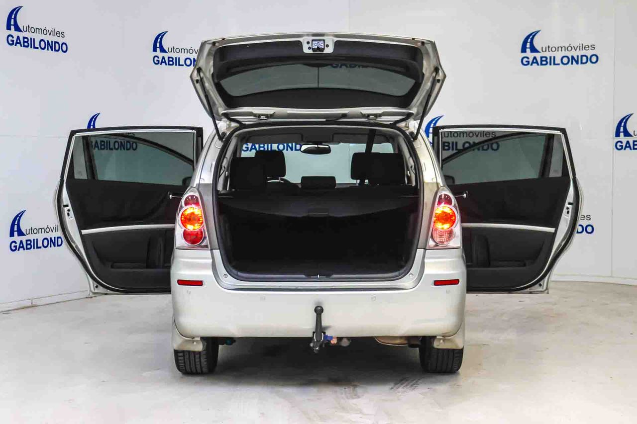 Toyota Corolla Verso 2.2 D-4D 177cv Sport *7 Plazas* - Foto 12