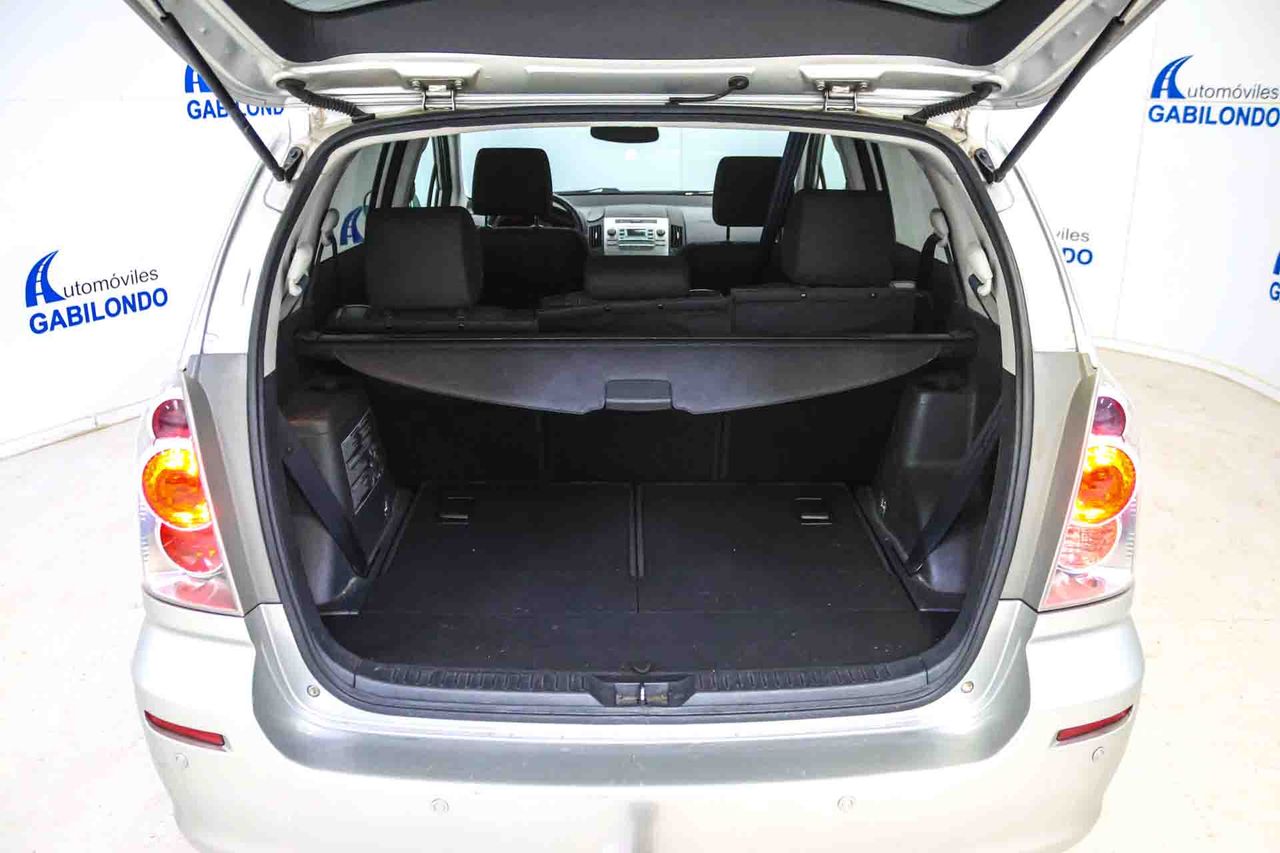 Toyota Corolla Verso 2.2 D-4D 177cv Sport *7 Plazas* - Foto 19