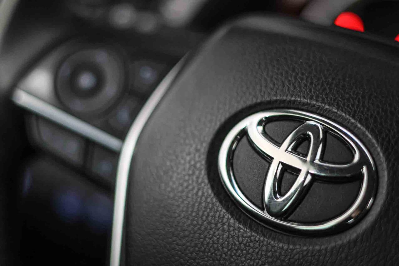 Toyota Camry 2.5 220H Advance - Foto 36