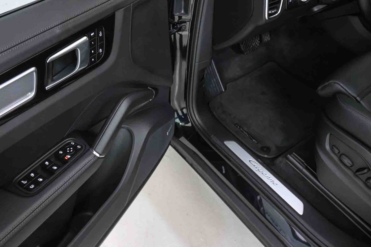 Porsche Cayenne Coupé E-Hybrid **Techo panorámico** - Foto 36