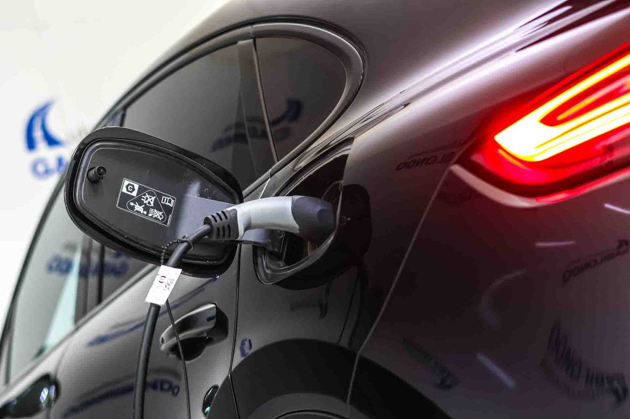 Porsche Cayenne Coupé E-Hybrid **Techo panorámico** - Foto 9