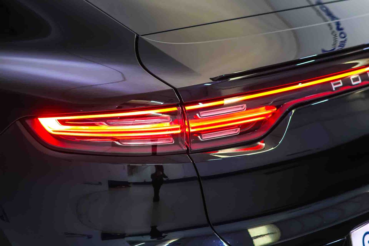 Porsche Cayenne Coupé E-Hybrid **Techo panorámico** - Foto 19