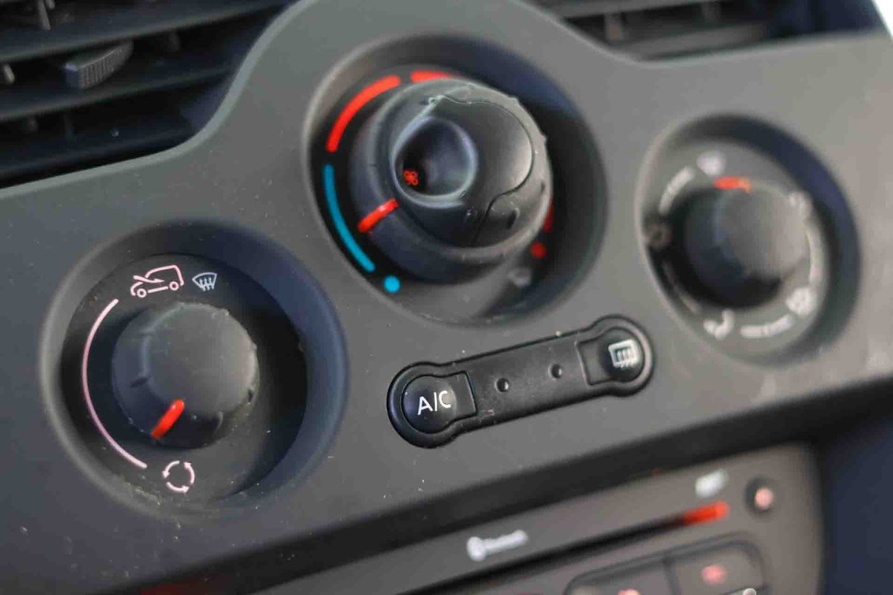 Renault Kangoo Furgon Profesional Maxi dCi **Automático** - Foto 41