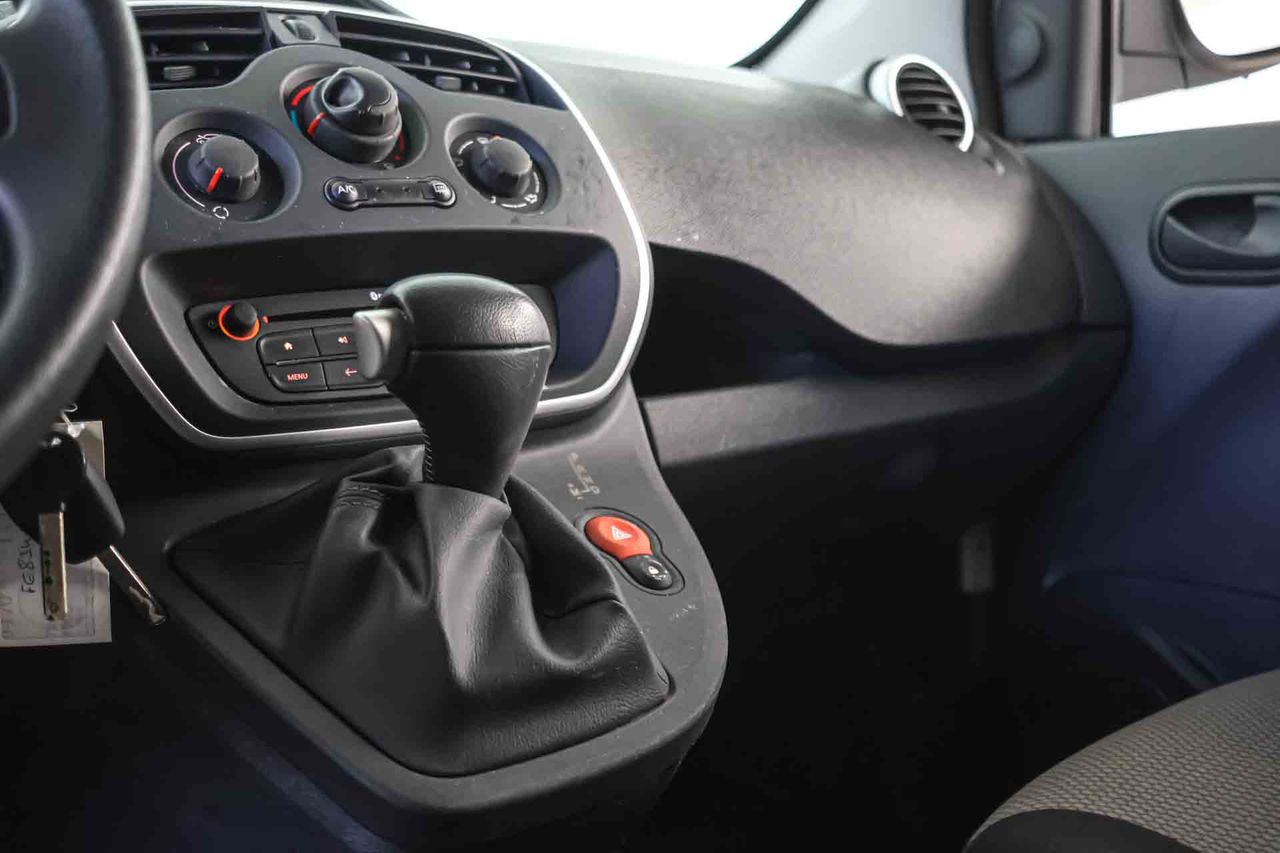 Renault Kangoo Furgon Profesional Maxi dCi **Automático** - Foto 37