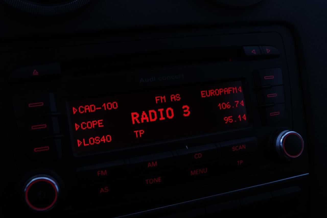 Audi A3 2.0 TDI 140cv Ambiente SLine - Foto 9