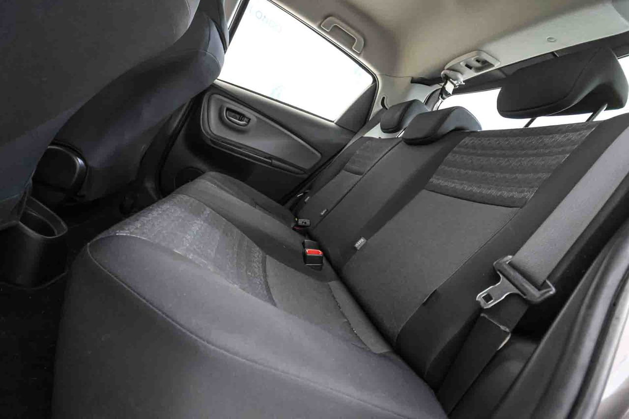 Toyota Yaris 100 Active - Foto 12
