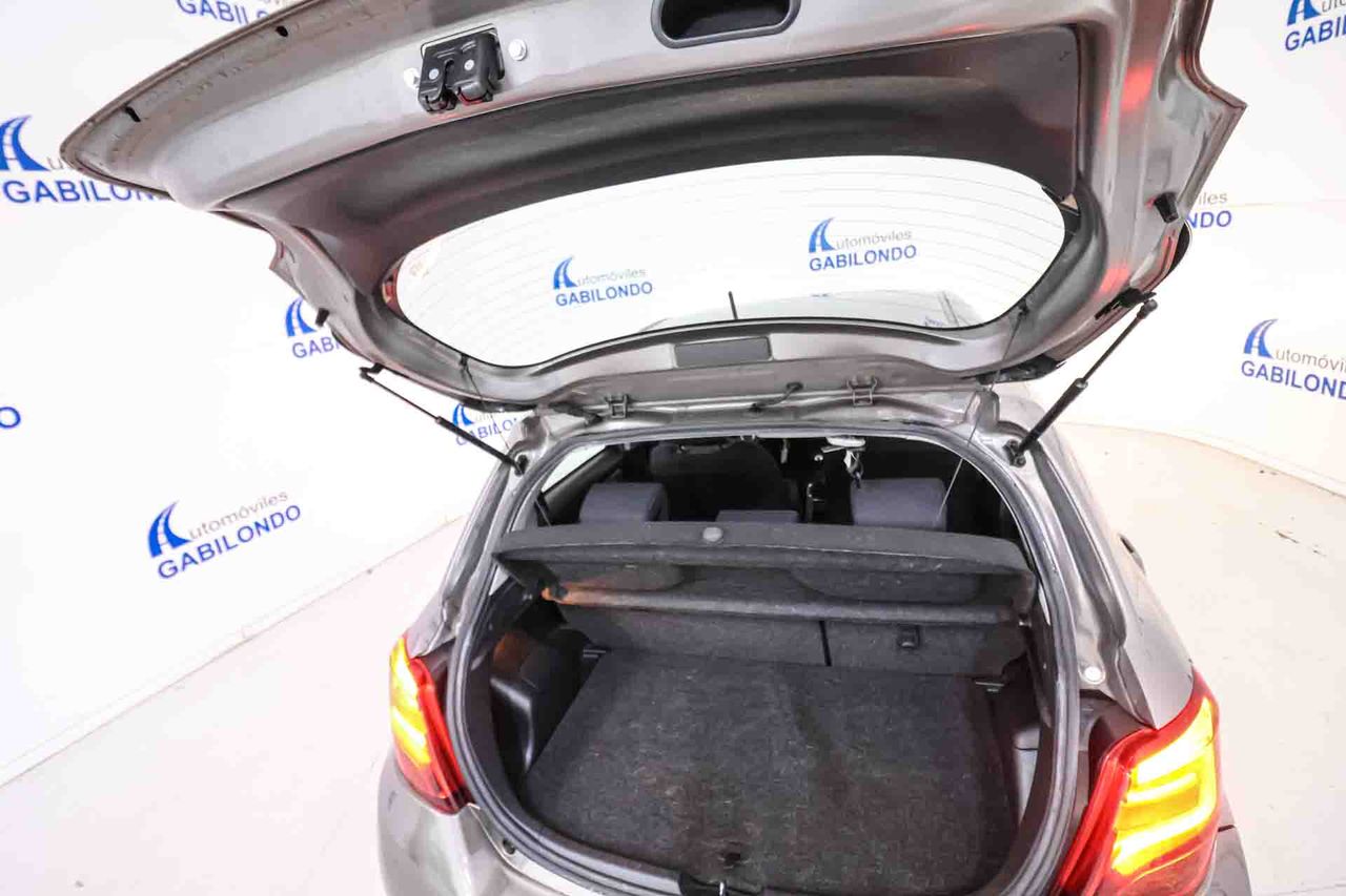 Toyota Yaris 100 Active - Foto 13