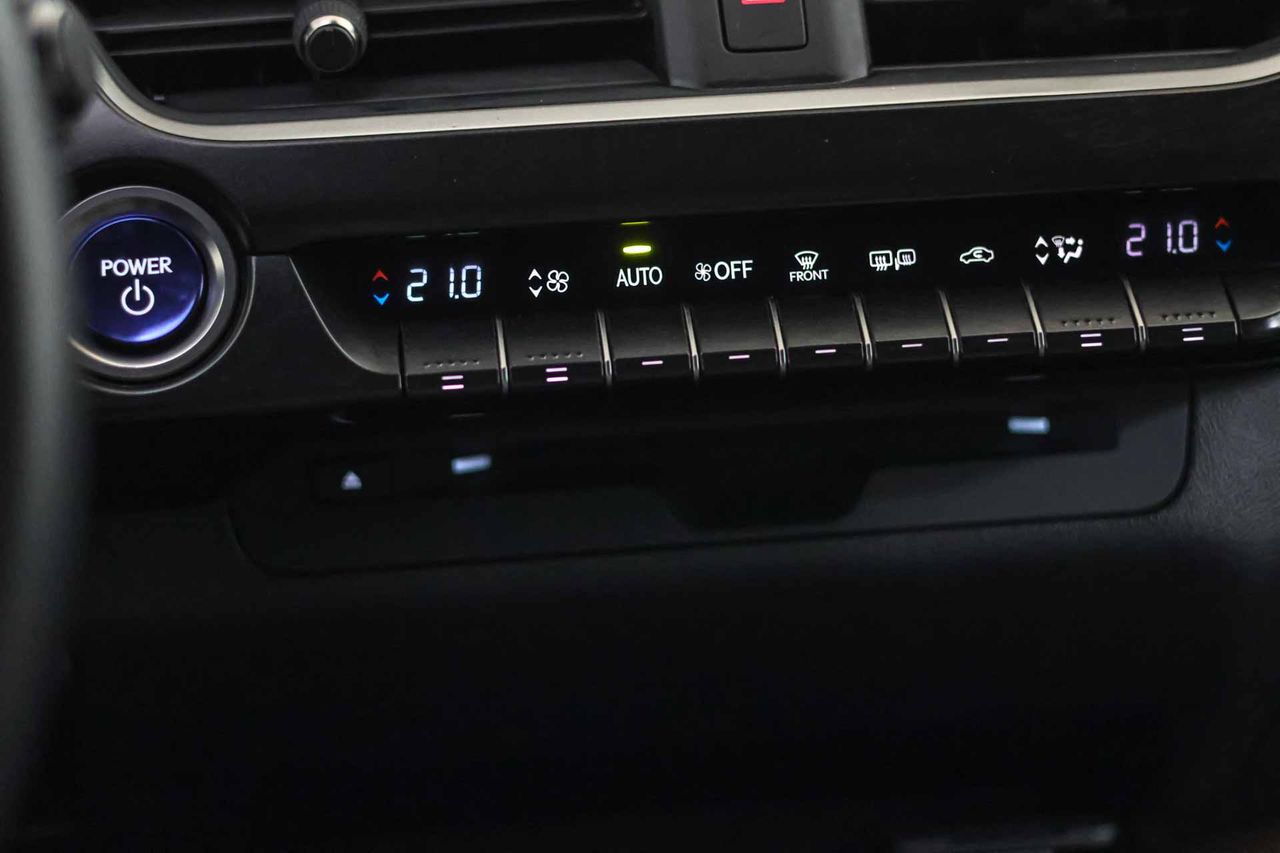 Lexus UX 2.0 250h Business - Foto 45