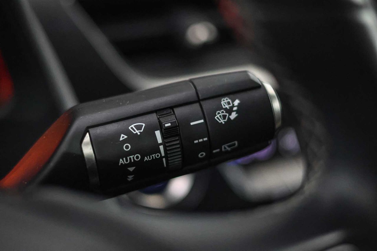 Lexus UX 2.0 250h Business - Foto 38