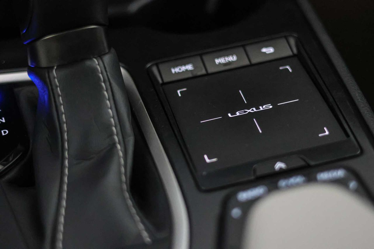 Lexus UX 2.0 250h Business - Foto 43