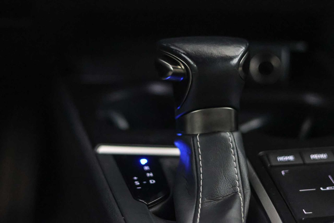 Lexus UX 2.0 250h Business - Foto 44