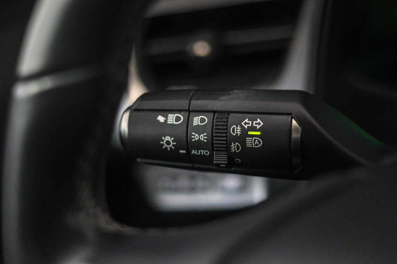 Lexus UX 2.0 250h Business - Foto 36