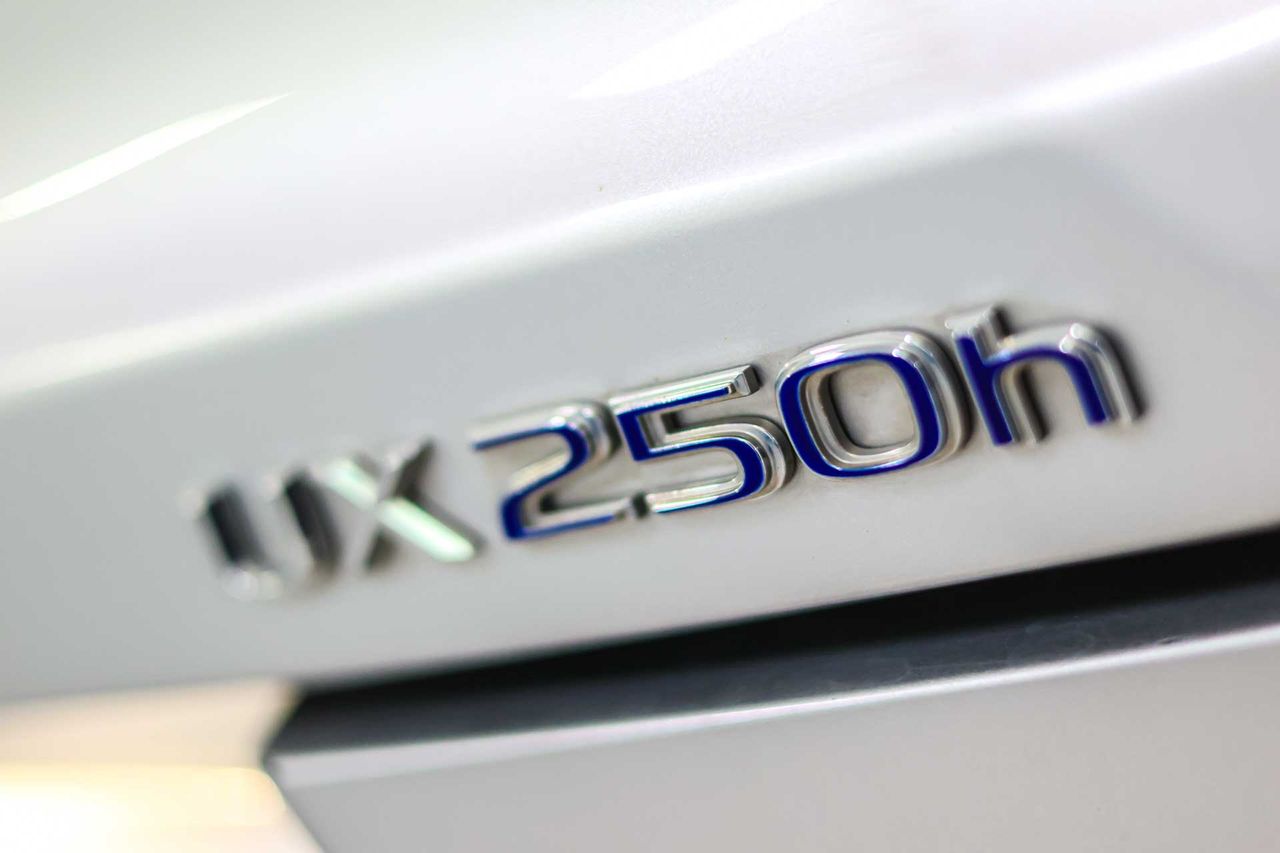 Lexus UX 2.0 250h Business - Foto 12