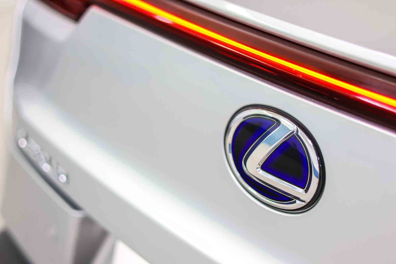 Lexus UX 2.0 250h Business - Foto 22