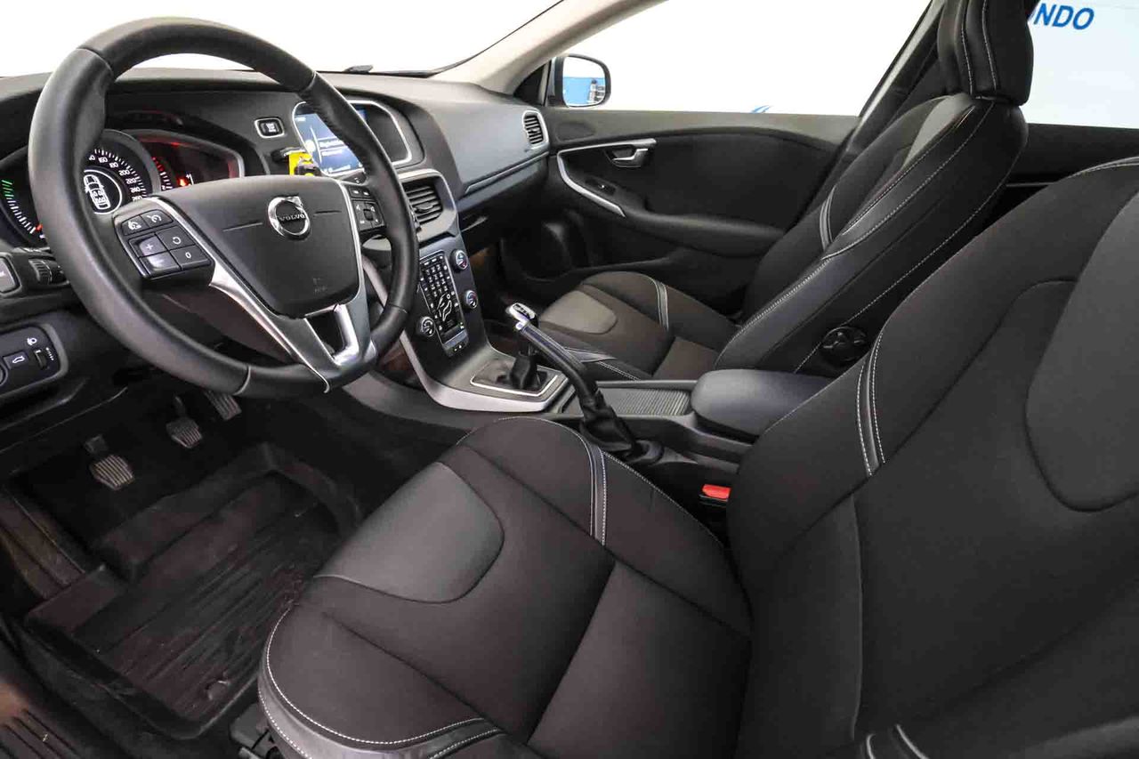 Volvo V40 2.0 D2 Momentum - Foto 28