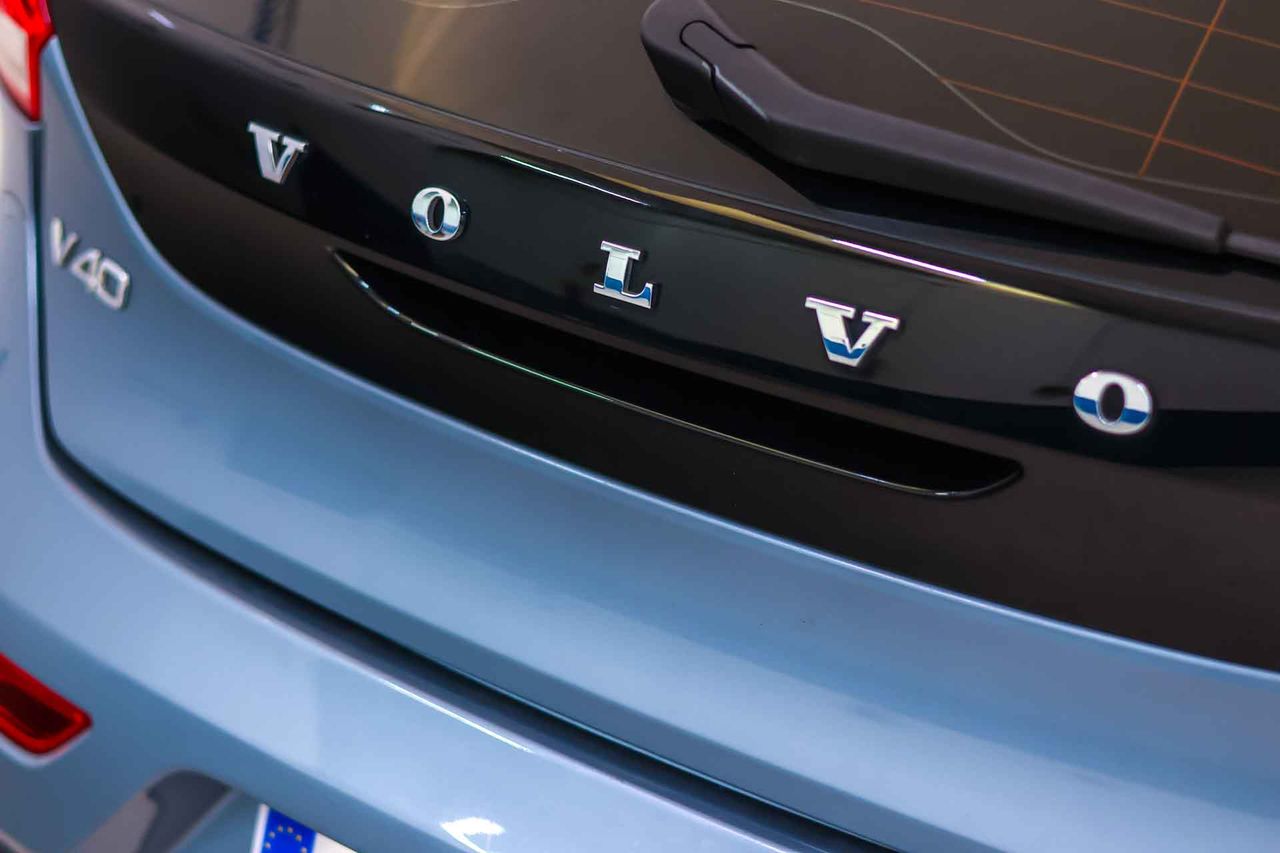 Volvo V40 2.0 D2 Momentum - Foto 16