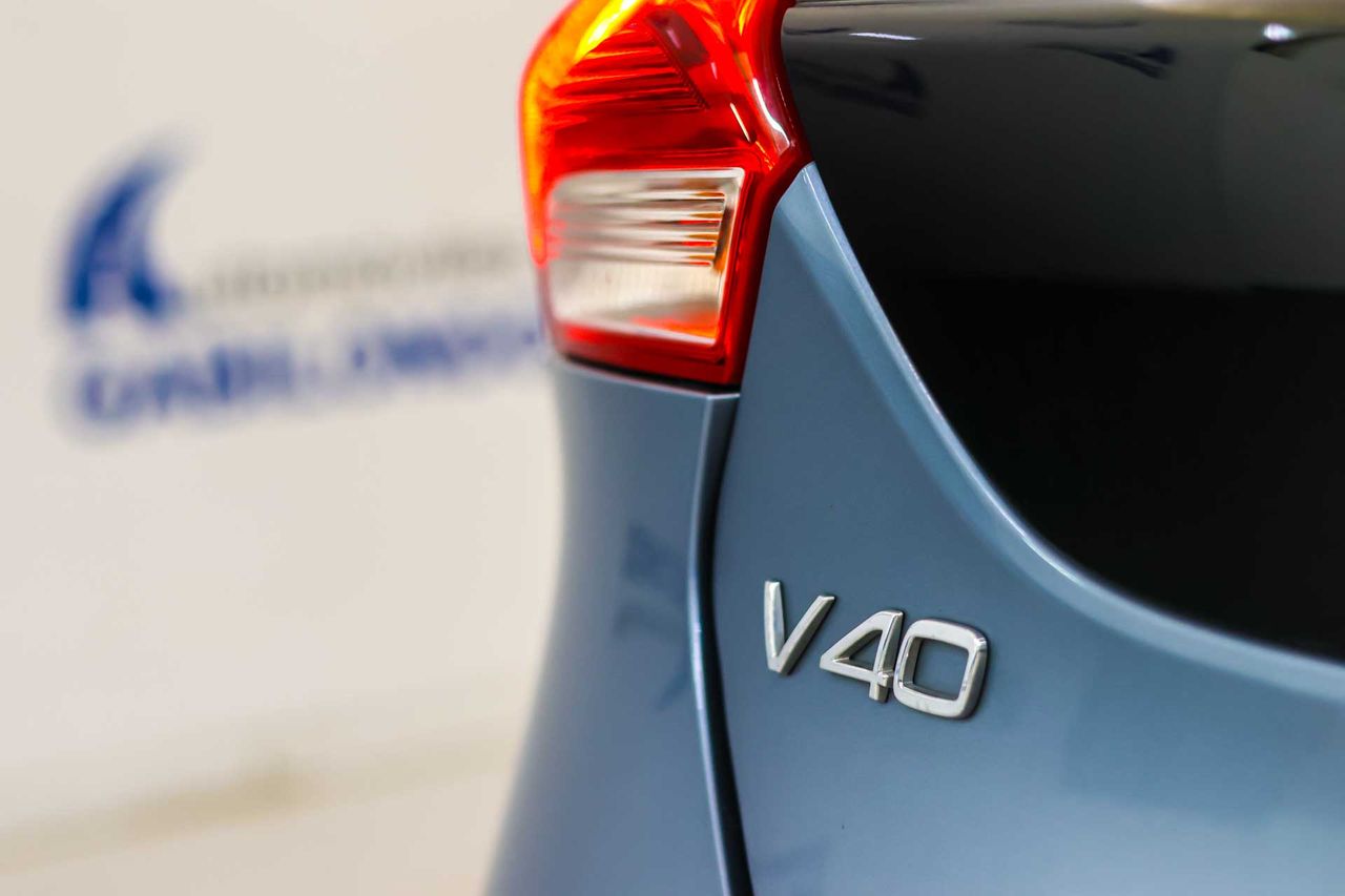 Volvo V40 2.0 D2 Momentum - Foto 12