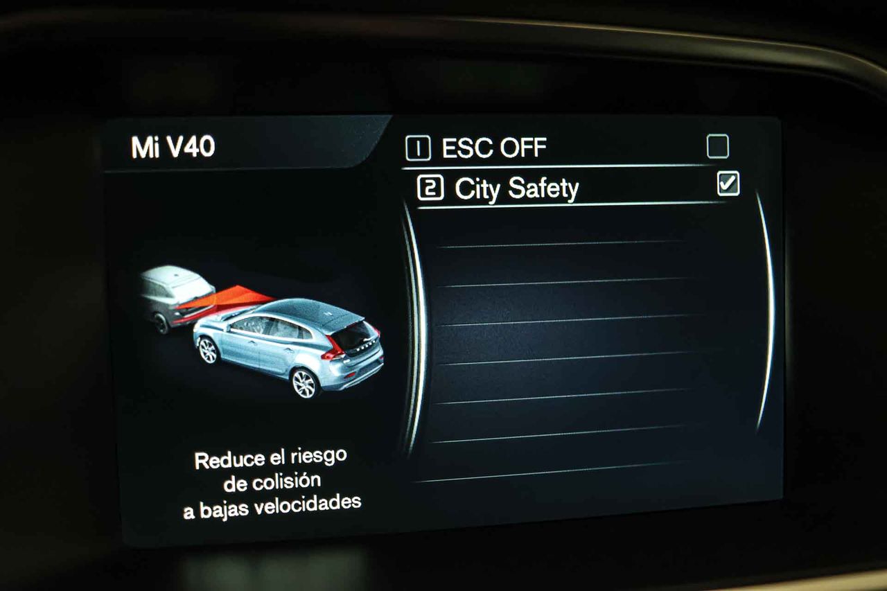 Volvo V40 2.0 D2 Momentum - Foto 57