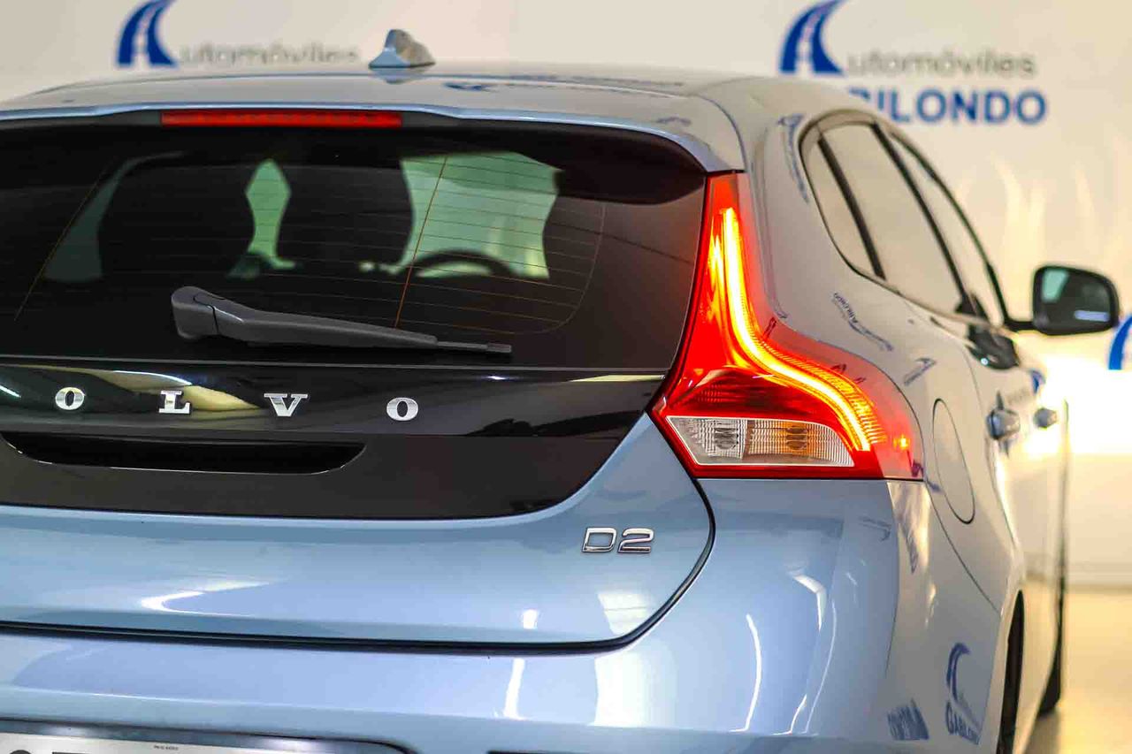 Volvo V40 2.0 D2 Momentum - Foto 23