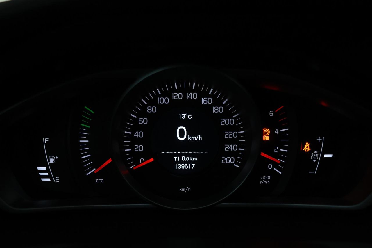 Volvo V40 2.0 D2 Momentum - Foto 52