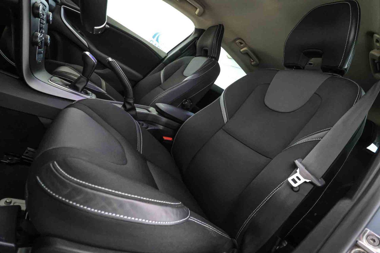 Volvo V40 2.0 D2 Momentum - Foto 29