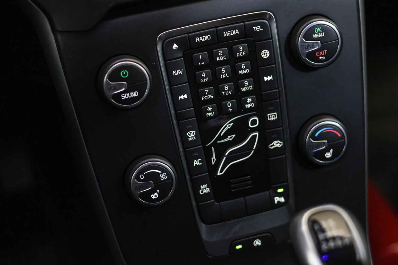 Volvo V40 2.0 D2 Momentum - Foto 43