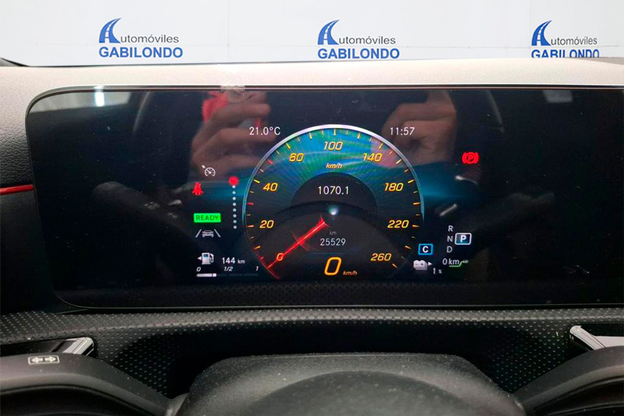 Mercedes Clase A A 250 e AMG Line *Techo panorámico* - Foto 5