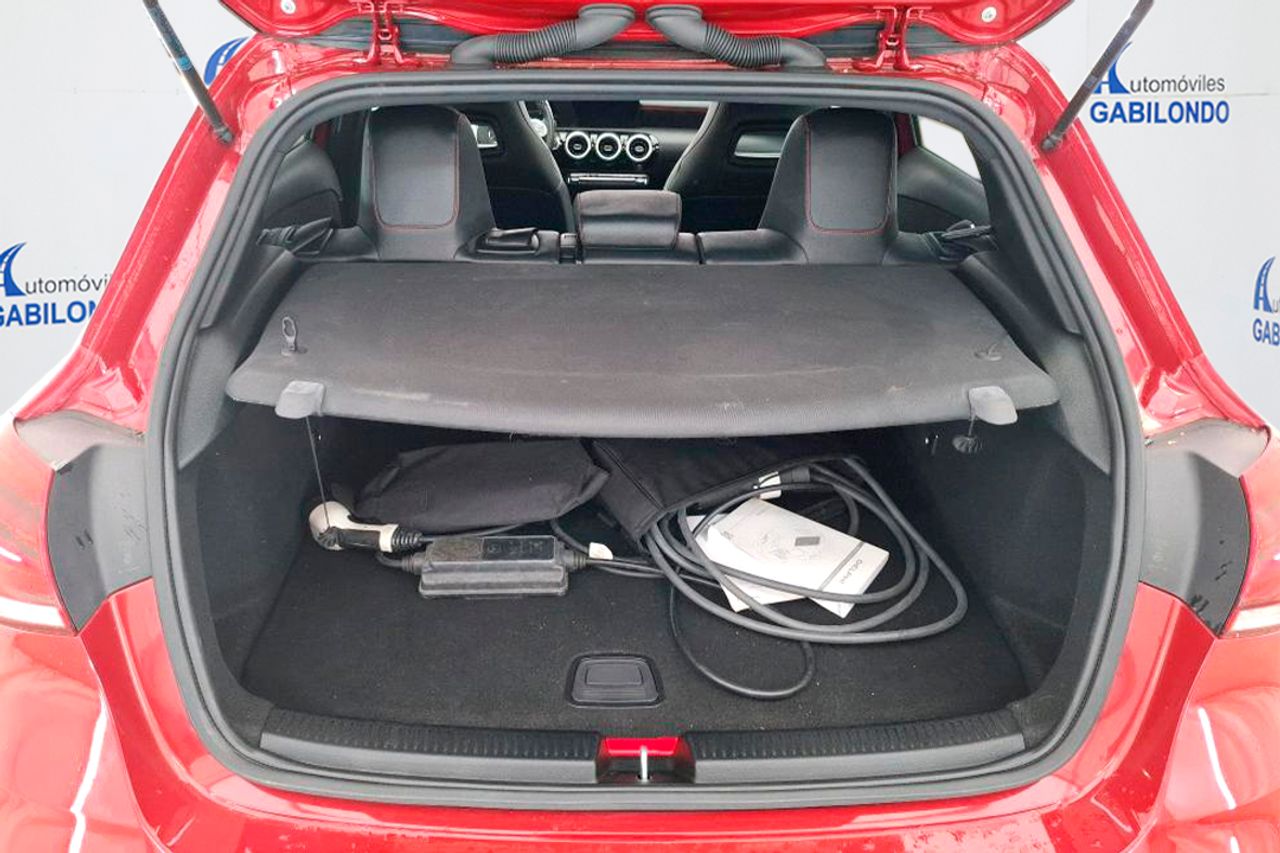 Mercedes Clase A A 250 e AMG Line *Techo panorámico* - Foto 8