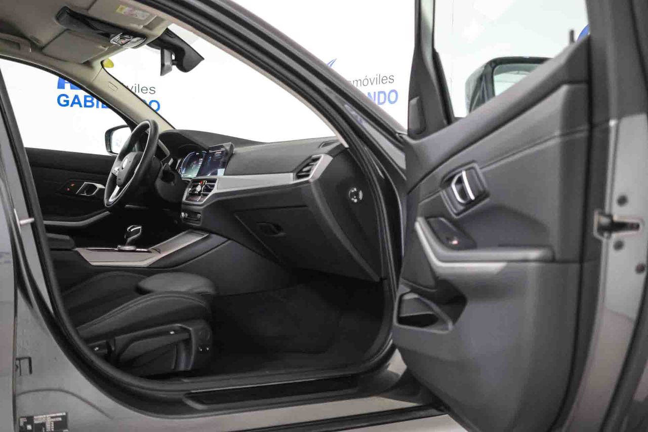 BMW Serie 3 330e Business Design - Foto 55