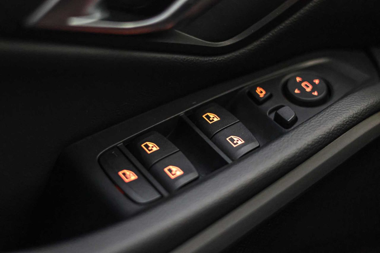 BMW Serie 3 330e Business Design - Foto 37