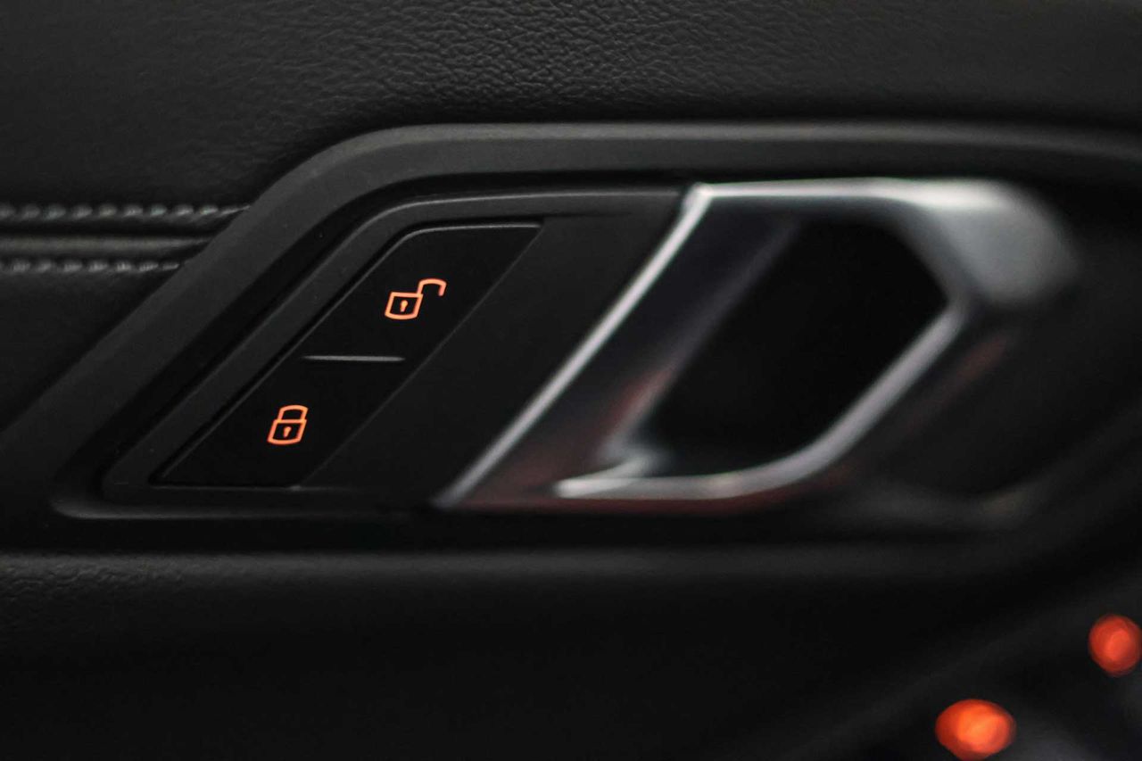 BMW Serie 3 330e Business Design - Foto 36