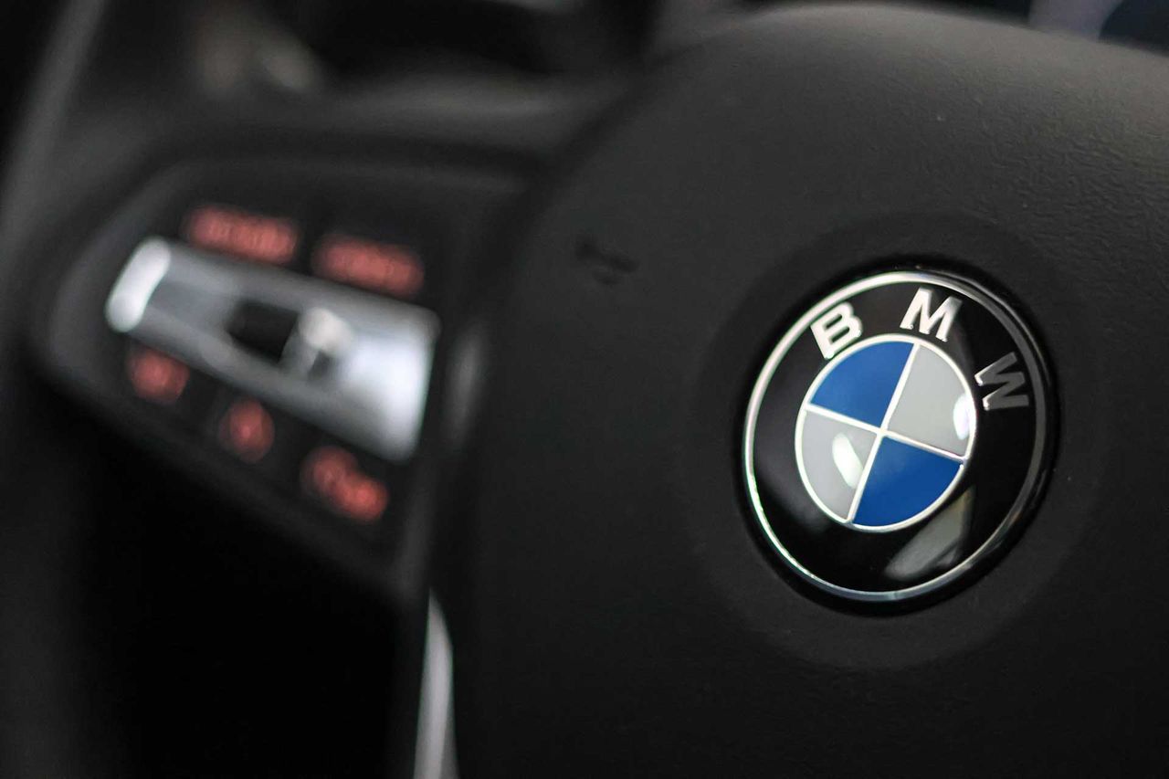 BMW Serie 3 330e Business Design - Foto 41