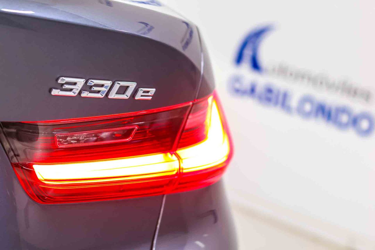 BMW Serie 3 330e Business Design - Foto 19