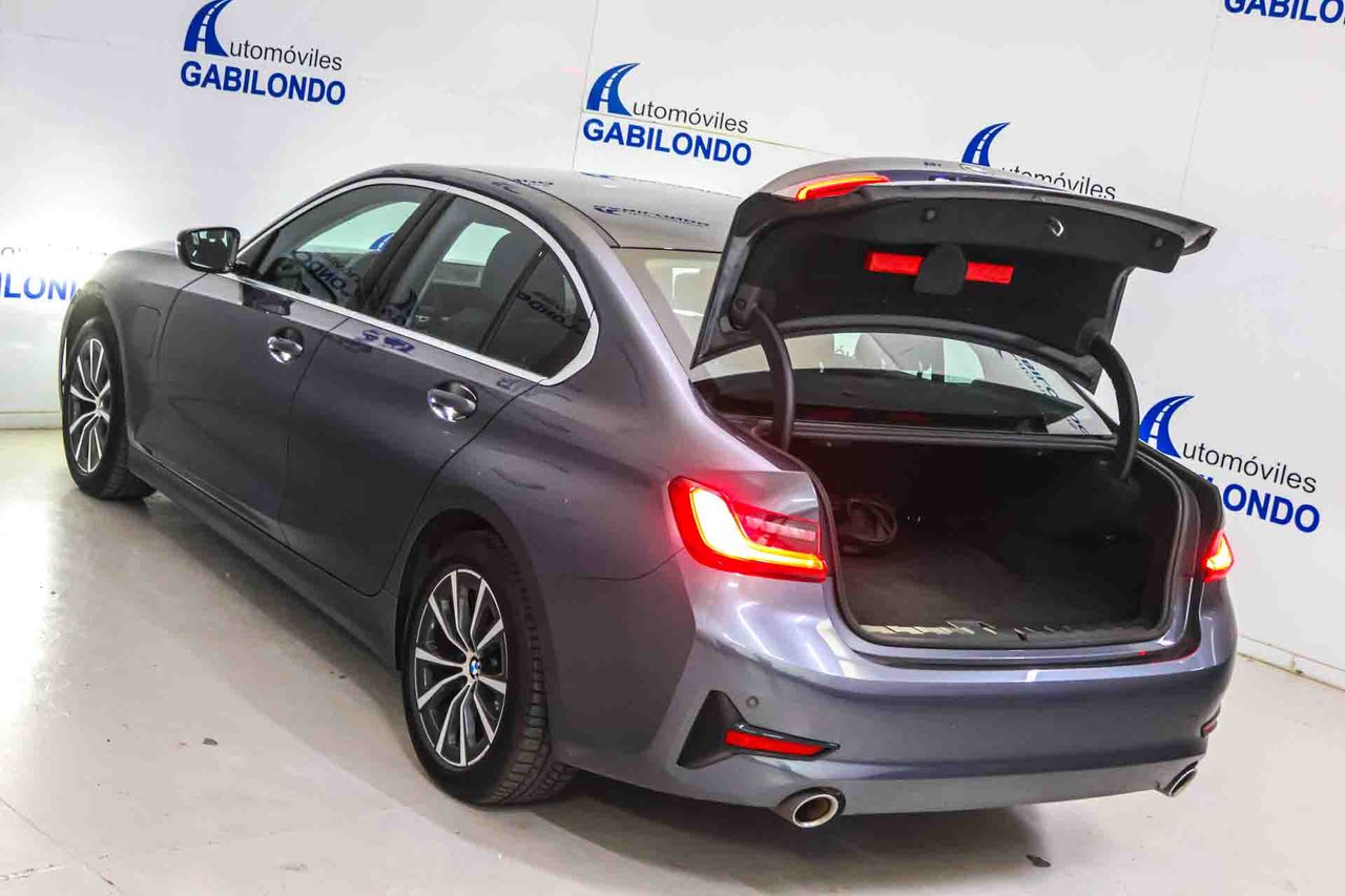 BMW Serie 3 330e Business Design - Foto 25