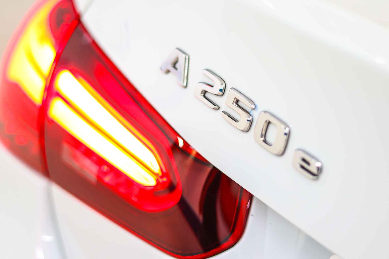 Mercedes Clase A A 250 e Sedán **Techo panorámico** - Foto 13