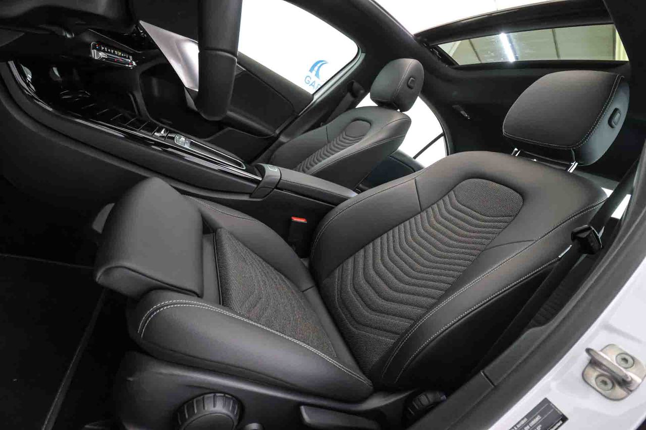 Mercedes Clase A A 250 e Sedán **Techo panorámico** - Foto 31