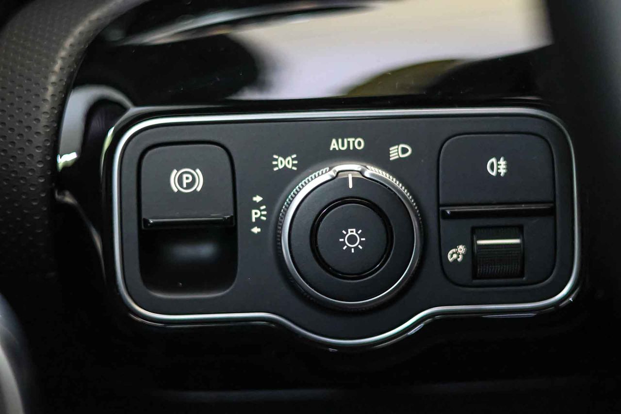 Mercedes Clase A A 250 e Sedán **Techo panorámico** - Foto 35